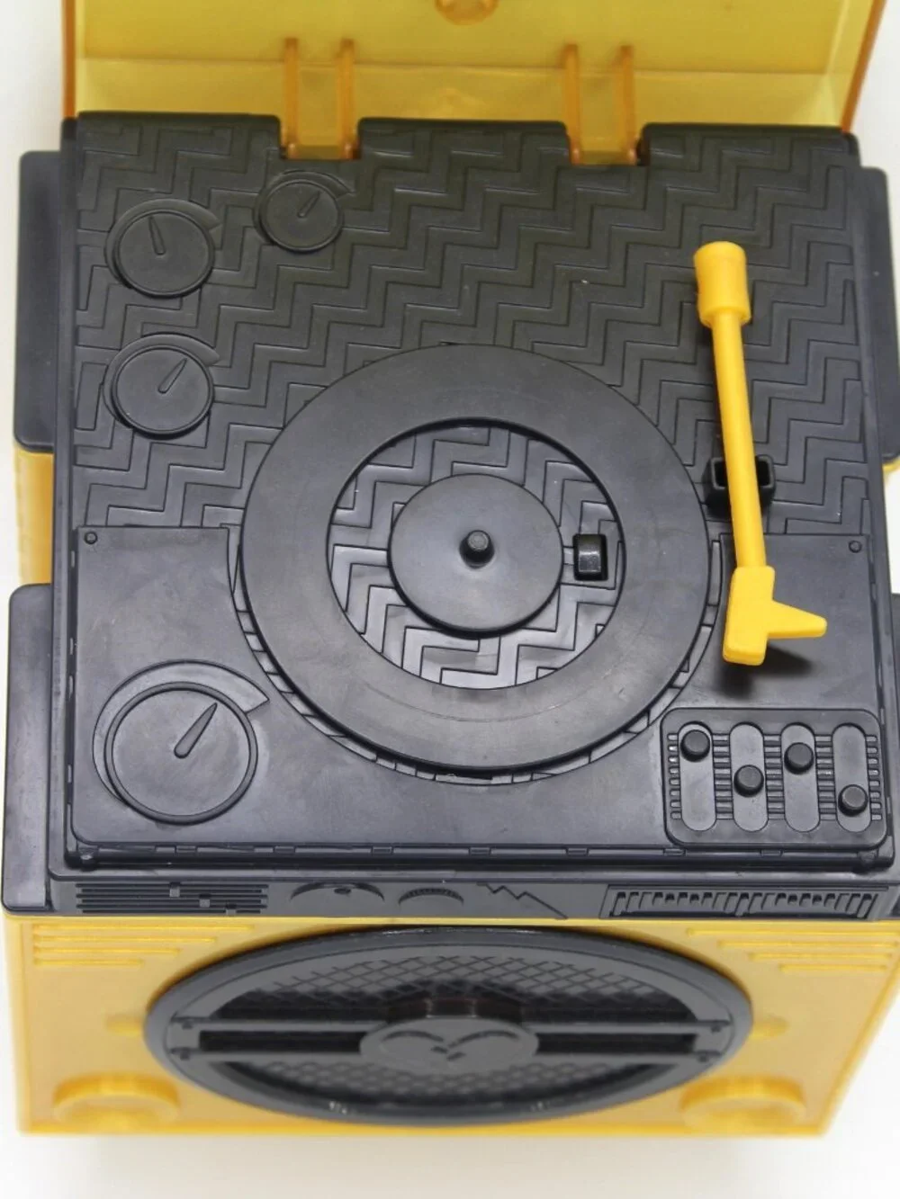 L.O.L. Surprise! Remix Hair Flip Doll Yellow Record Player Boombox & Case Works